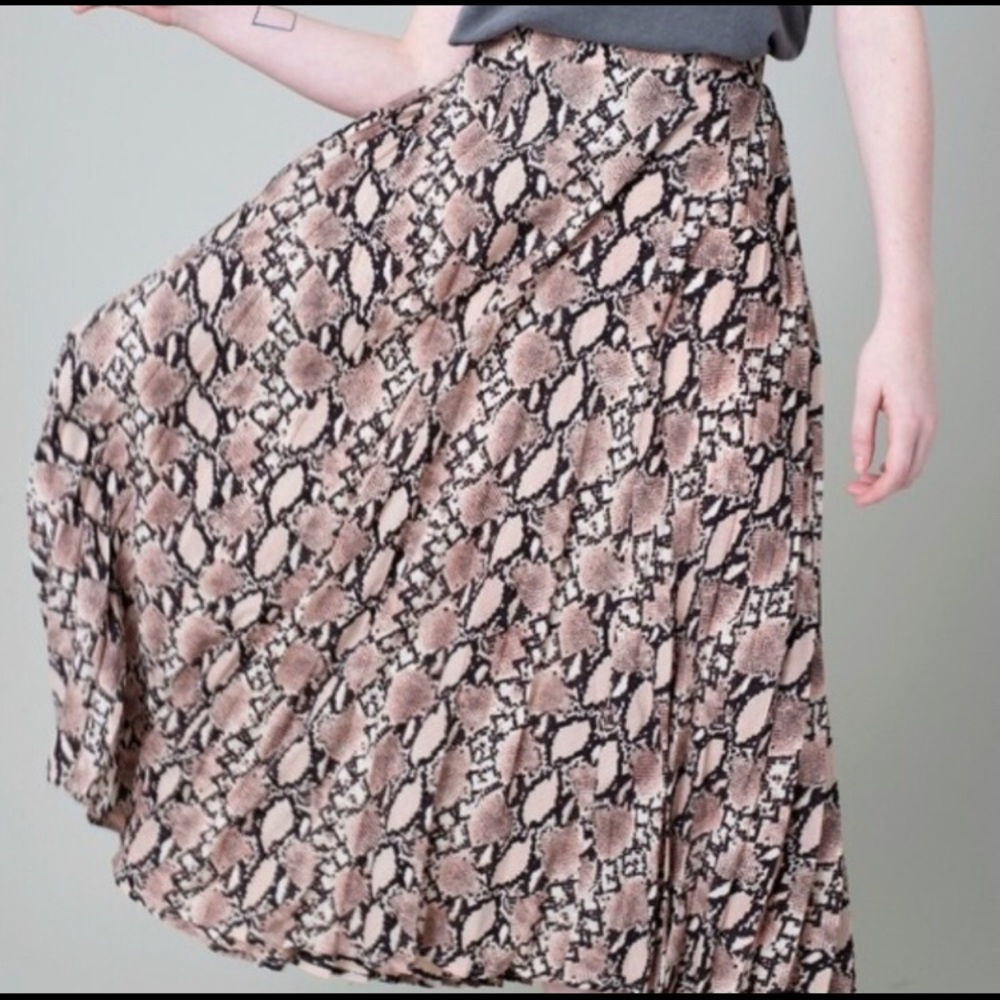 ❤️last one❤️ size M Snake print pleated midi skirt - Picture 3 of 6